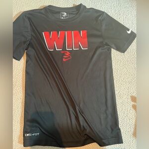 Nike boys tee